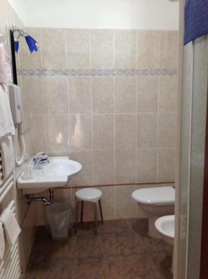 Hotel Scacco Matto Baschi Exterior foto