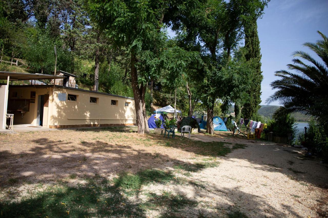 Hotel Scacco Matto Baschi Exterior foto