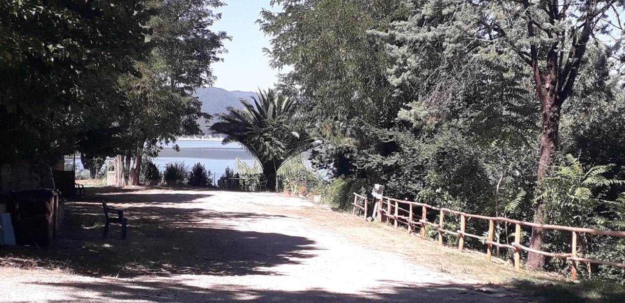 Hotel Scacco Matto Baschi Exterior foto